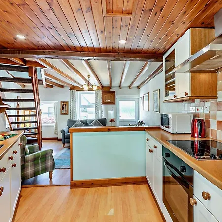 2 Bed In Sz145 Braithwaite